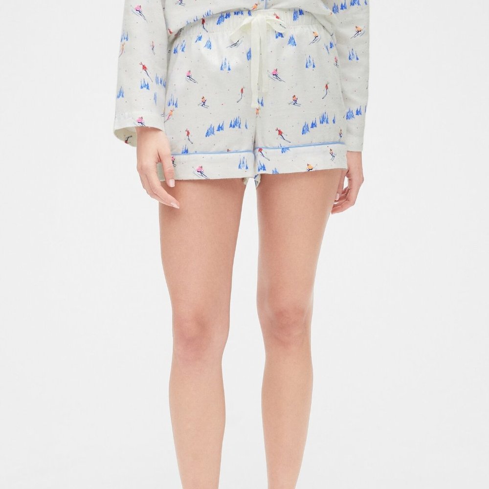 GAP Flannel pajama shorts in holiday print